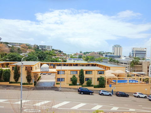 The Robert Towns - Accommodation Port Macquarie 13