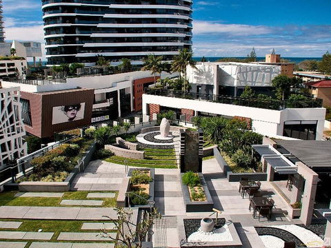 Luxury 3 Bedroom In Heart Of Broadbeach - Accommodation Port Macquarie 7