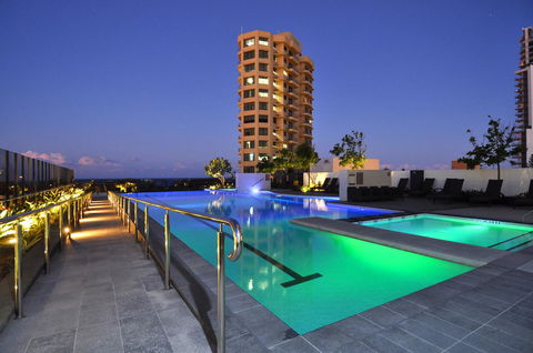 Luxury 3 Bedroom In Heart Of Broadbeach - Accommodation Port Macquarie 11