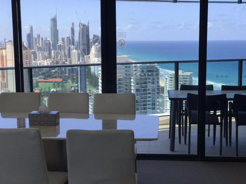 Luxury 3 Bedroom In Heart Of Broadbeach - Accommodation Port Macquarie 12