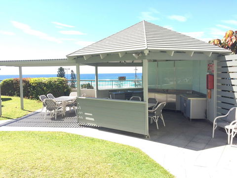 Surfers International Apartments - Accommodation Port Macquarie 8