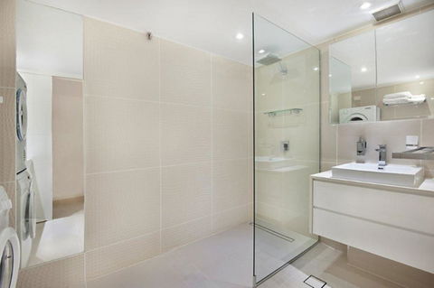 Surfers International Apartments - Accommodation Port Macquarie 12