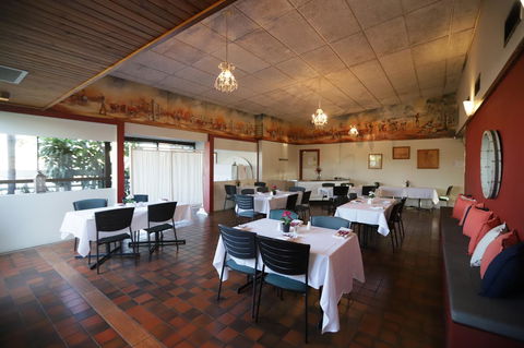 Emerald Central Hotel Official - Accommodation Port Macquarie 11