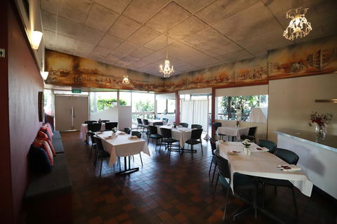 Emerald Central Hotel Official - Accommodation Port Macquarie 31
