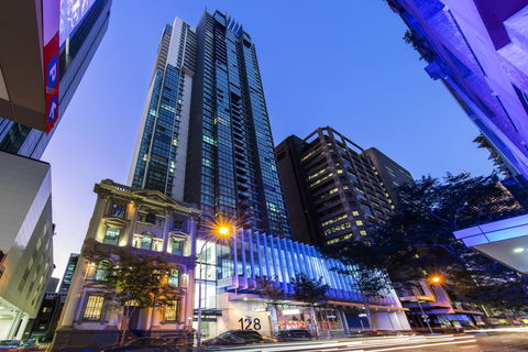 Oaks Brisbane On Charlotte Suites - Accommodation Port Macquarie 0