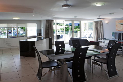 Waters Edge Apartment Cairns - Accommodation Port Macquarie 2