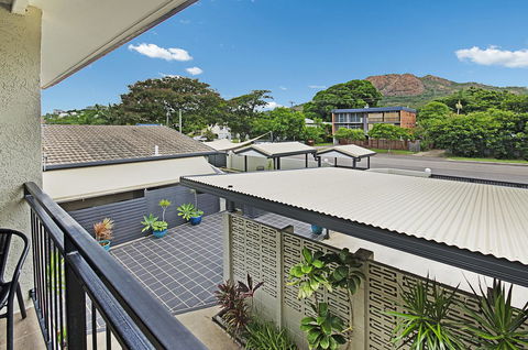 Townsville Holiday Apartments - Accommodation Port Macquarie 12