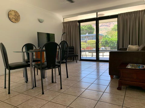 Townsville Holiday Apartments - Accommodation Port Macquarie 5
