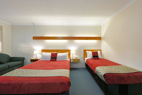 Smart Motels Bert Hinkler - Accommodation Port Macquarie 9