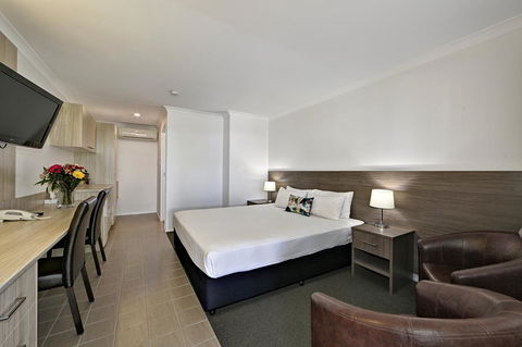 Smart Motels Bert Hinkler - Accommodation Port Macquarie 0