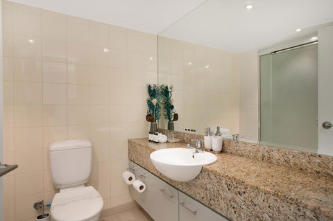 Palm Cove Beach Apartment - Accommodation Port Macquarie 12