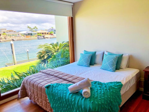 Riverfront Dream - Accommodation Port Macquarie 32