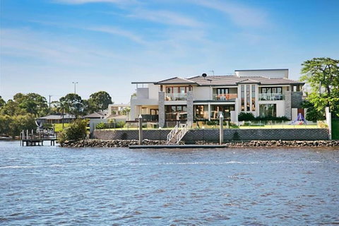 Riverfront Dream - Accommodation Port Macquarie 0