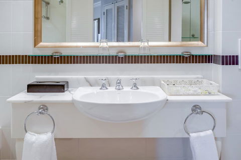InterContinental Sanctuary Cove Resort, An IHG Hotel - Accommodation Port Macquarie 12