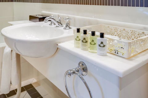 InterContinental Sanctuary Cove Resort, An IHG Hotel - Accommodation Port Macquarie 18