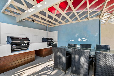 Sailport Mooloolaba Apartments - Accommodation Port Macquarie 8