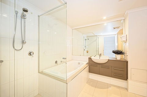 On The Bay Apartments - Accommodation Port Macquarie 16