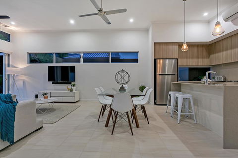 Oceans Edge Holiday Home - Accommodation Port Macquarie 5
