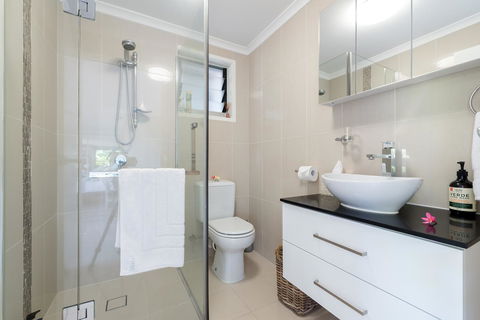 Private Guest Suite High On Currumbin Hill - Accommodation Port Macquarie 12
