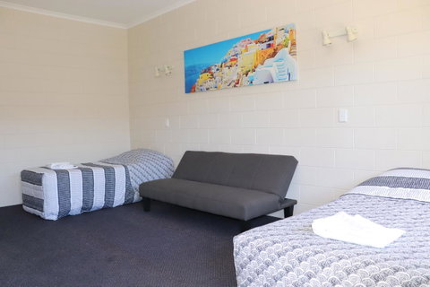 YAL Cairns - A Motel That Makes A Difference - Accommodation Port Macquarie 23