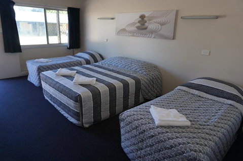 YAL Cairns - A Motel That Makes A Difference - Accommodation Port Macquarie 1