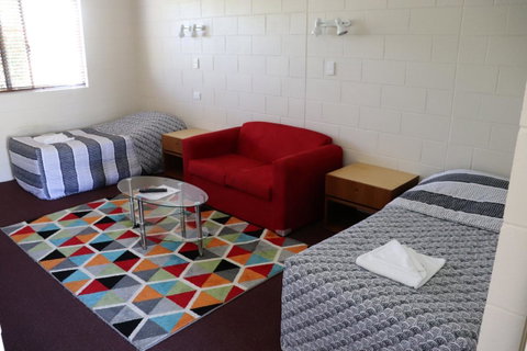 YAL Cairns - A Motel That Makes A Difference - Accommodation Port Macquarie 3