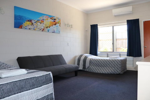 YAL Cairns - A Motel That Makes A Difference - Accommodation Port Macquarie 13