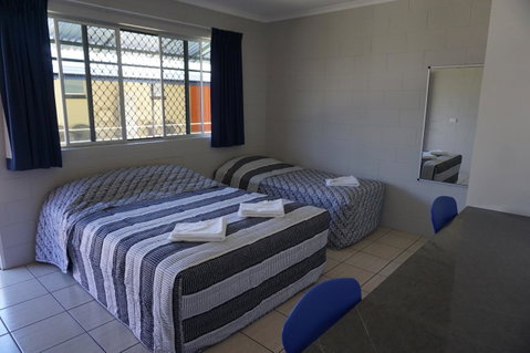 YAL Cairns - A Motel That Makes A Difference - Accommodation Port Macquarie 30