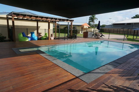 YAL Cairns - A Motel That Makes A Difference - Accommodation Port Macquarie 0