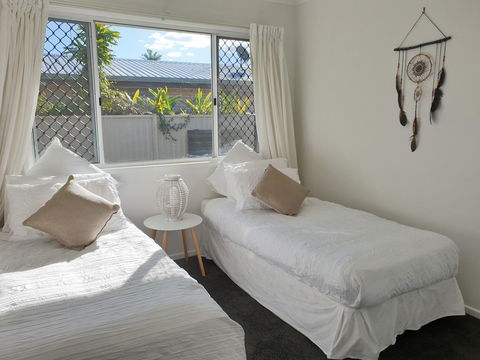 Beautiful Home- Walk To Beach-Short Drive To Noosa - Accommodation Port Macquarie 5