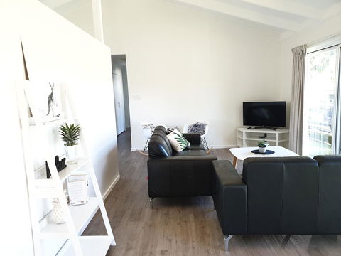 Beautiful Home- Walk To Beach-Short Drive To Noosa - Accommodation Port Macquarie 1