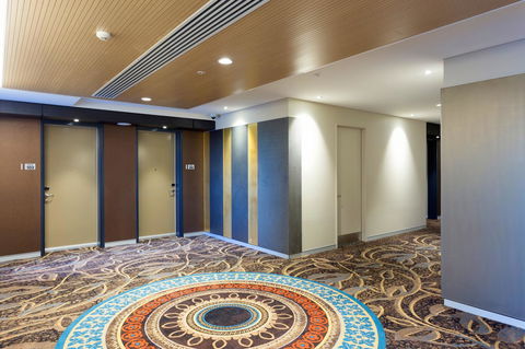 Calamvale Hotel Suites And Conference Centre - Accommodation Port Macquarie 2