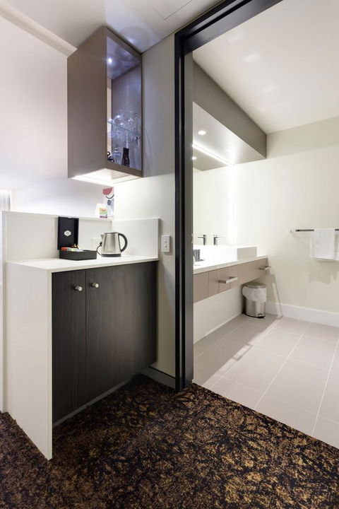Calamvale Hotel Suites And Conference Centre - Accommodation Port Macquarie 14