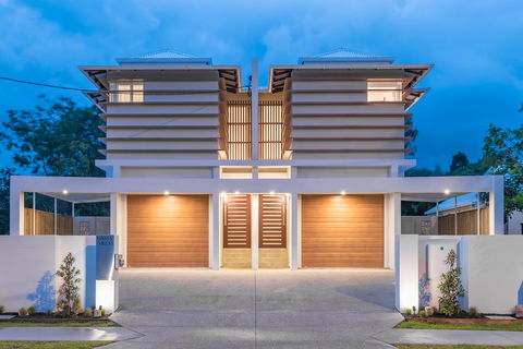 Noosa Villas - Accommodation Port Macquarie 0
