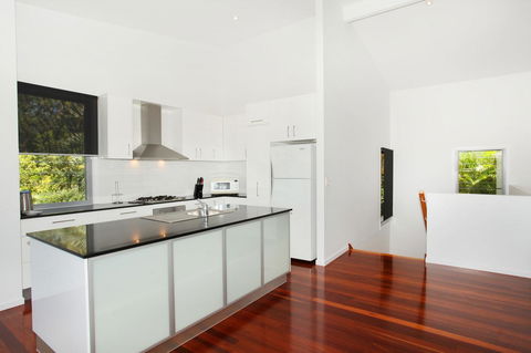 224 Centenary Heights Road Coolum Beach, 500 Dollar Bond, Linen Included - Accommodation Port Macquarie 1