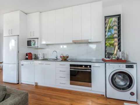 Sam's Buderim Mountain Guest House - Accommodation Port Macquarie 4