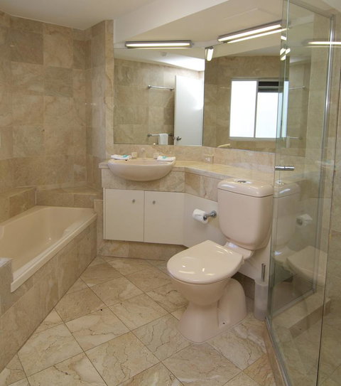 Surfers Mayfair - Accommodation Port Macquarie 10