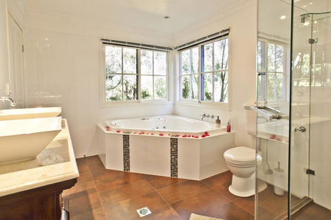 Curtis Falls Cottage - Accommodation Port Macquarie 5