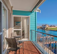 Waters Edge Apartment with Jetty - Accommodation Port Macquarie
