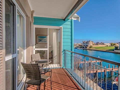 Waters Edge Apartment With Jetty - Accommodation Port Macquarie 0