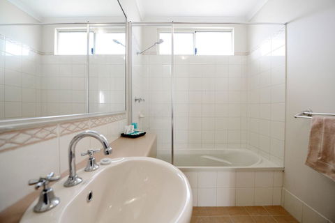 Wavecrest Village & Tourist Park - Accommodation Port Macquarie 3