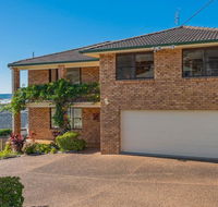 Waves  Caves - Accommodation Port Macquarie