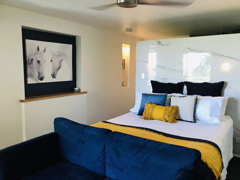 Waves And White Horses Seaview Retreat (adults Only) - Accommodation Port Macquarie 2