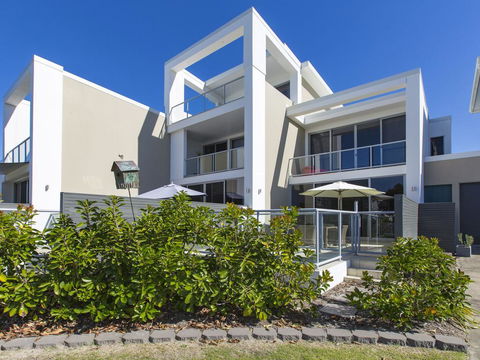 WAVES ON KAMALA 13 - Accommodation Port Macquarie 0