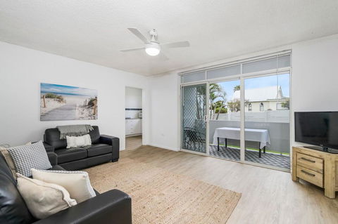 WAVES ON MAIN, 4/1 MAIN STREET - Accommodation Port Macquarie 0