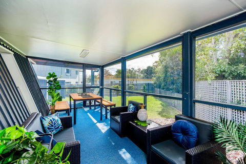 Wayfarers Beachouse - Rainbow Beach, Everything You Need, Just Metres To The Beach - Accommodation Port Macquarie 3
