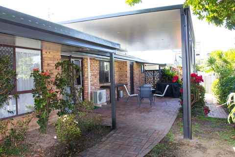 Wellington Parade 1/15a, Shelly Beach, Caloundra - Accommodation Port Macquarie 2