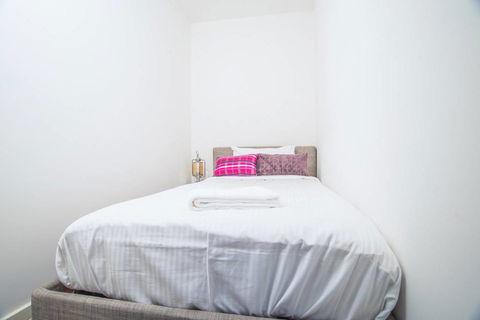 Wentworth Point 2Beds1Study2Bath Brand New APT - Accommodation Port Macquarie 3