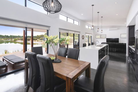 Wharfedale - Accommodation Port Macquarie 1