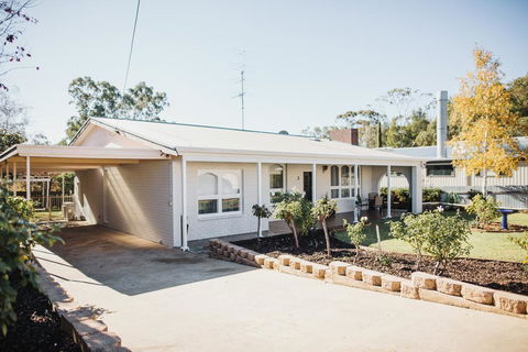 White On Wright Clare - Accommodation Port Macquarie 1
